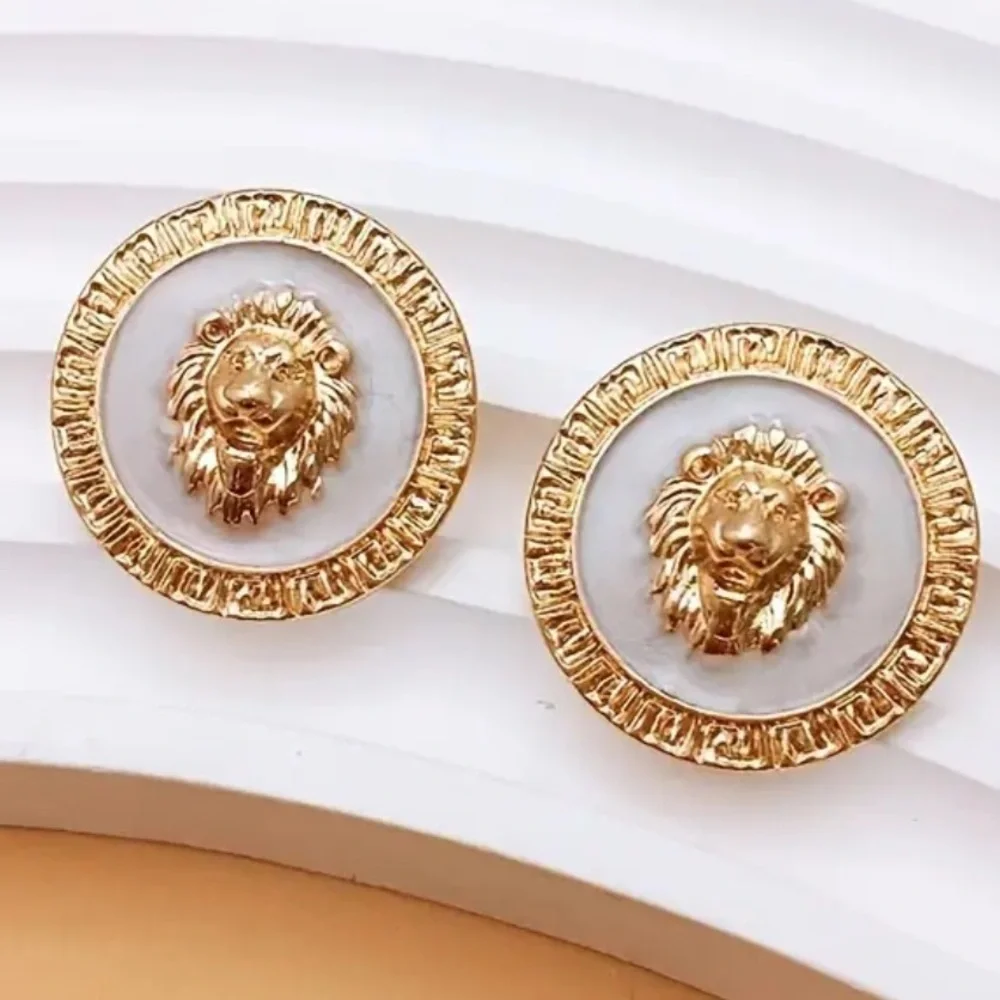 Lion Head White Enamel Gold Tone Stud Earrings Medallion Style NWT